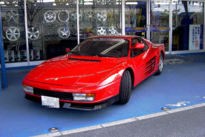 Ferrari-TESTAROSSA-01