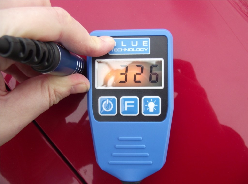 Pomiar grubości lakieru https://www.motorewia.pl Michał Lisiak