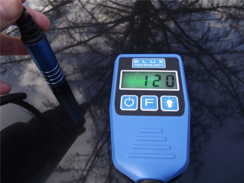 Pomiar grubości lakieru https://www.motorewia.pl Michał Lisiak