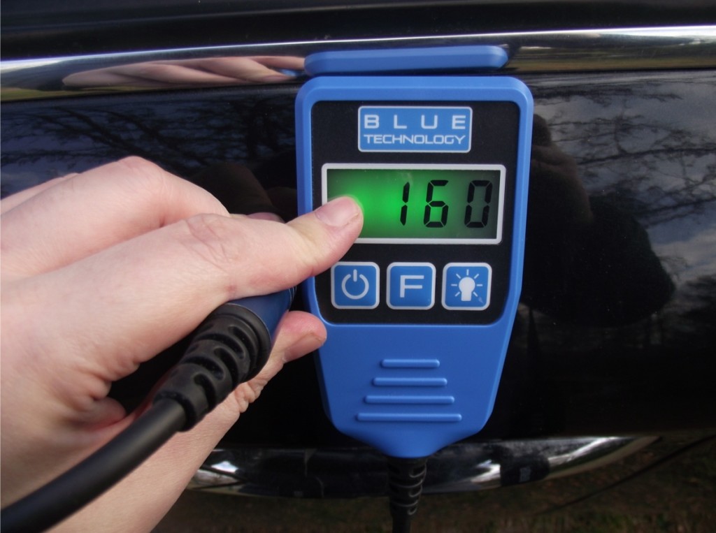 Pomiar grubości lakieru https://www.motorewia.pl Michał Lisiak