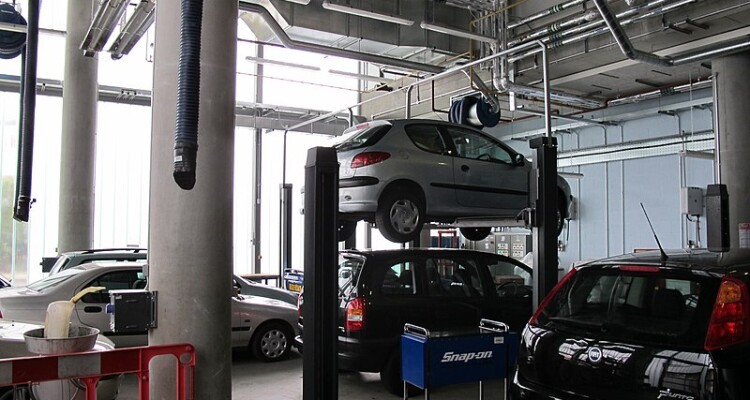 City of Westminster College - car maintenance workshop by David Hawgood, CC BY-SA 2.0 , via Wikimedia Commons