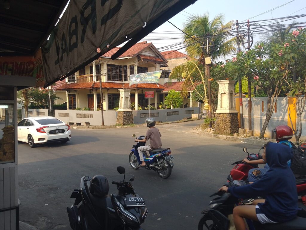 Fotoreportaż z Indonezji, fotoreportaż z Azji, ulice w Azji, jak się jeździ w Azji