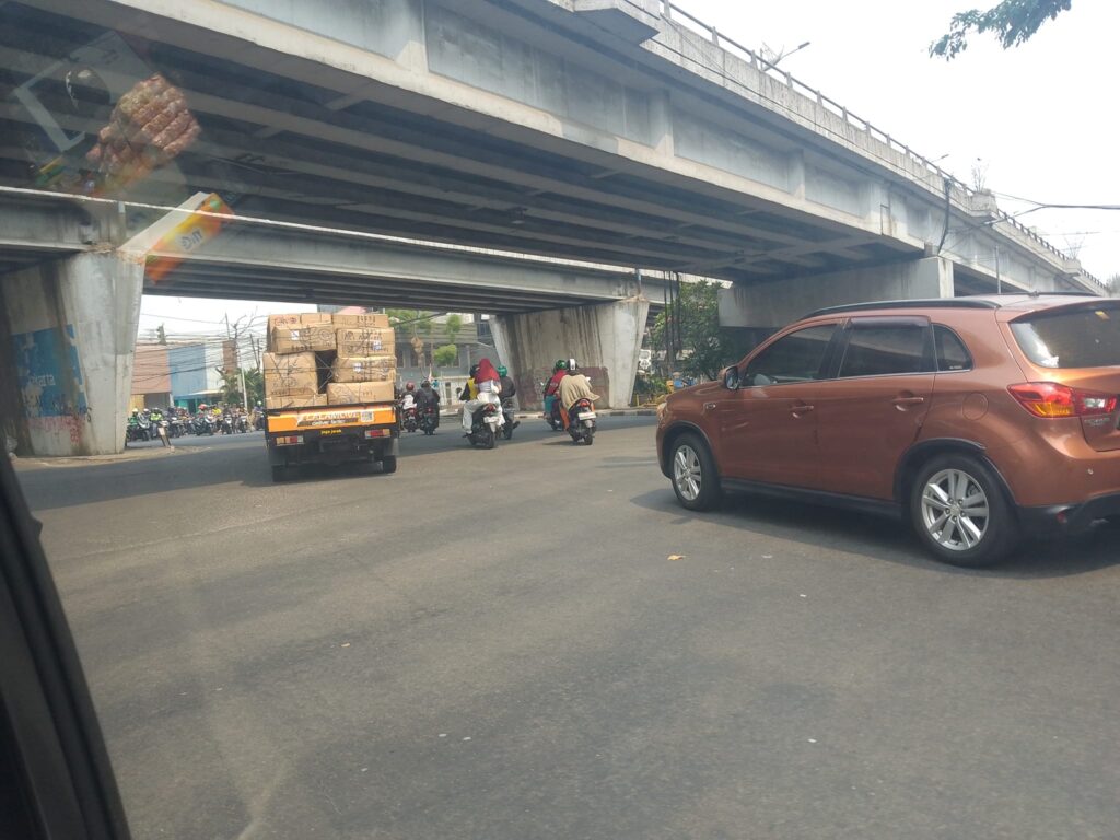 Fotoreportaż z Indonezji, fotoreportaż z Azji, ulice w Azji, jak się jeździ w Azji