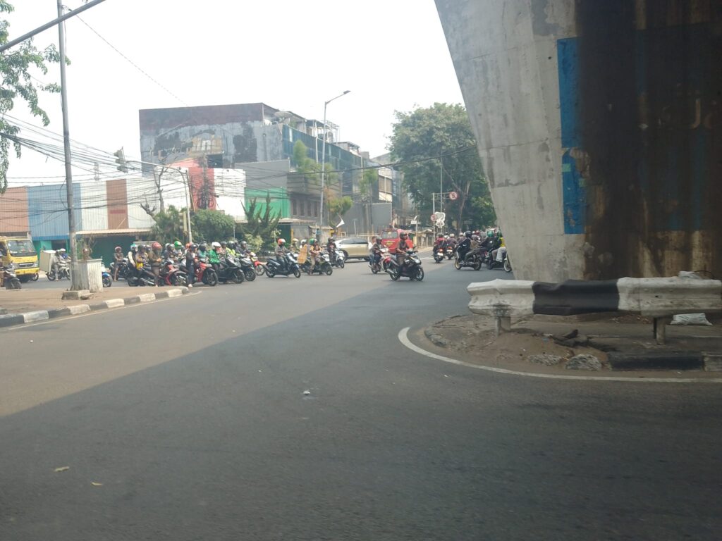 Fotoreportaż z Indonezji, fotoreportaż z Azji, ulice w Azji, jak się jeździ w Azji