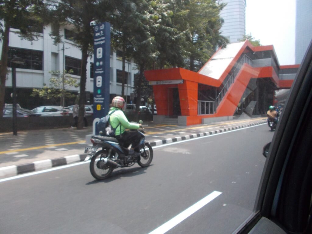 Fotoreportaż z Indonezji, fotoreportaż z Azji, ulice w Azji, jak się jeździ w Azji