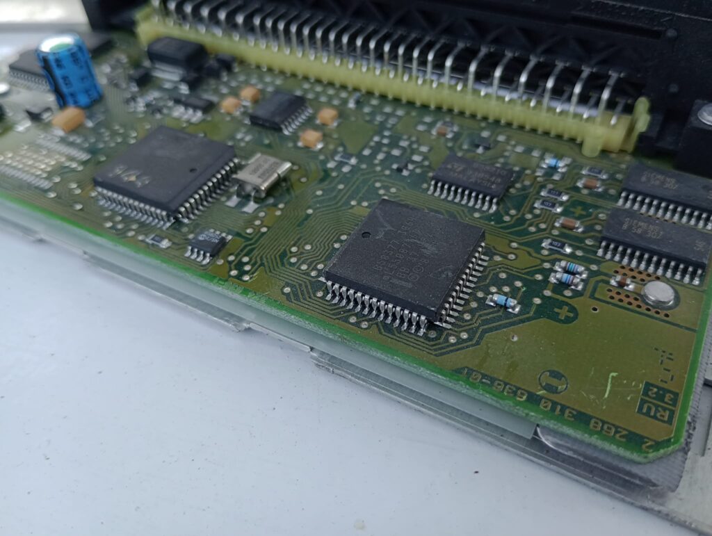 Co to jest sterownik ABS? Objawy awarii i naprawa sterownika ABS