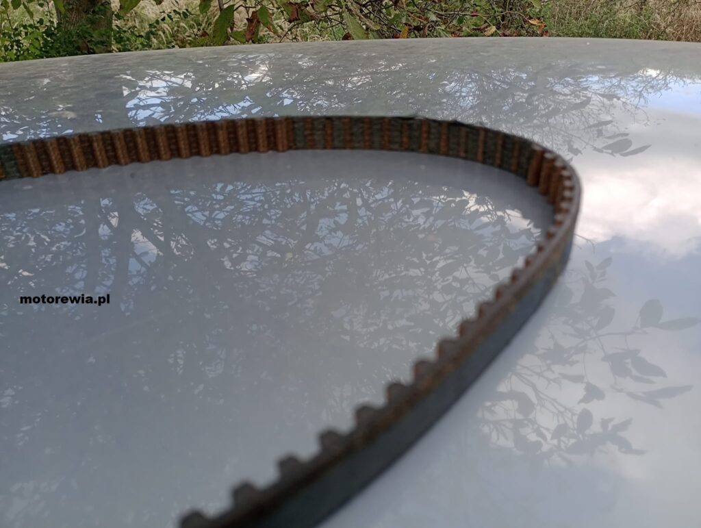 Zepsuty napinacz Ford EcoBlue Diesel Transit zerwany pasek rozrządu https://www.motorewia.pl 