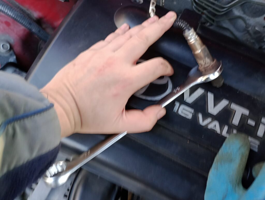 Wymiana sondy lambda krok po kroku, klucz płaski 22 do sondy lambda