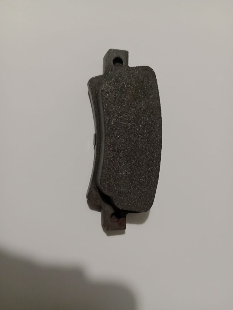 wytarte klocki objawy