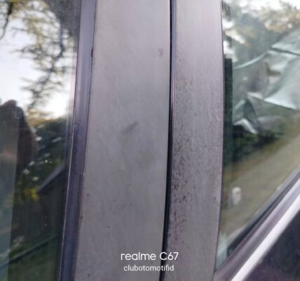 Jak odnowić wyblakłe tworzywa w samochodzie