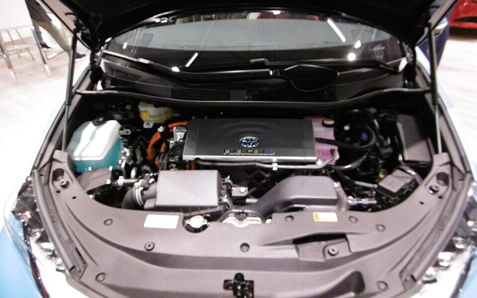 jak działa samochód na wodór FCEV i HICEV