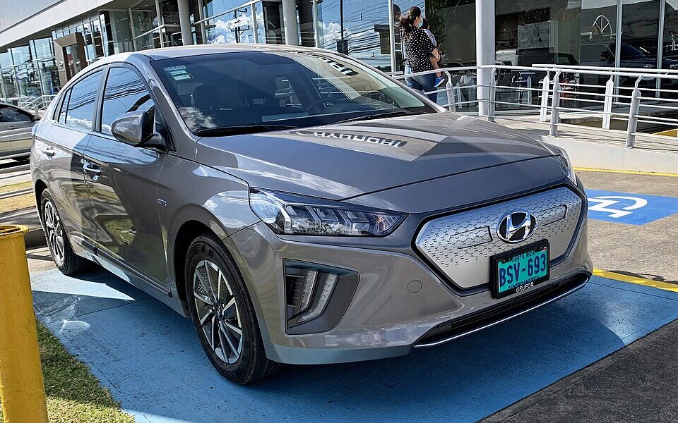 budowa napędu samochodu elektrycznego